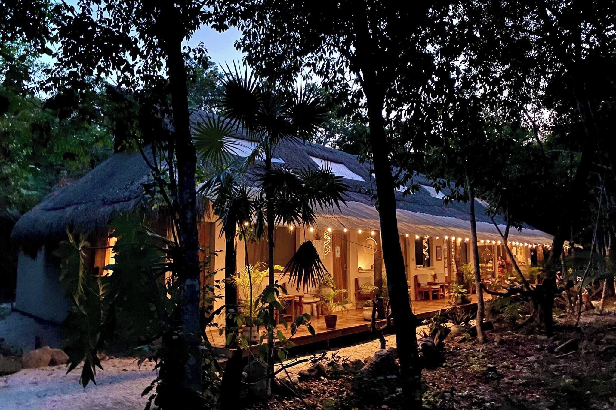 Huis, 4 slaapkamers, balkon, uitzicht op tuin | Exterieur