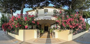 Exterior - Hotel Dover Rooms & Coffee (Cervia)