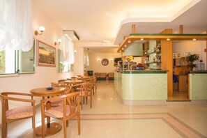 Interior - Hotel Dover Rooms & Coffee (Cervia)