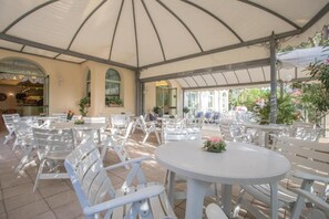Terrace/patio - Hotel Dover Rooms & Coffee (Cervia)