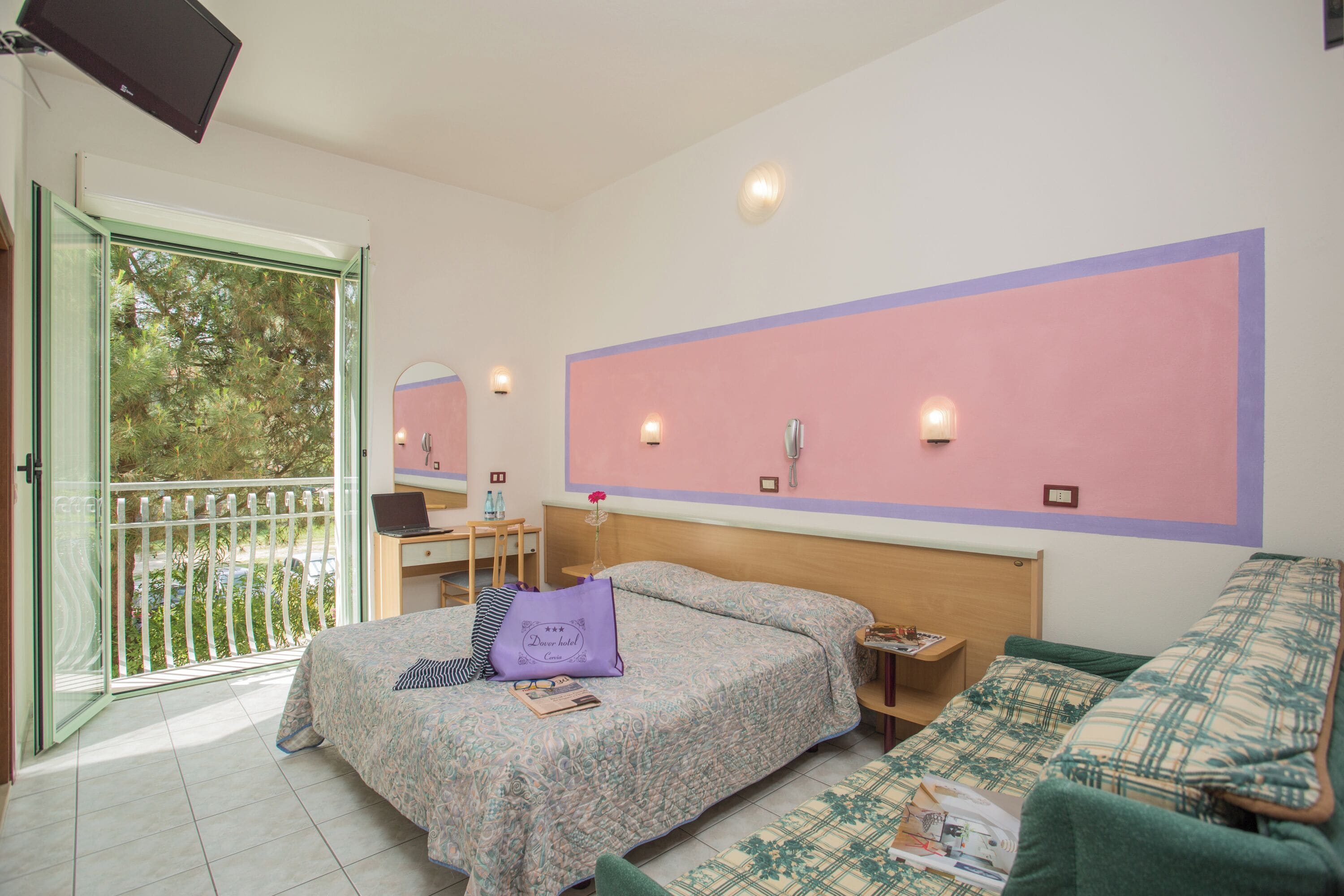 Bureau, draps fournis