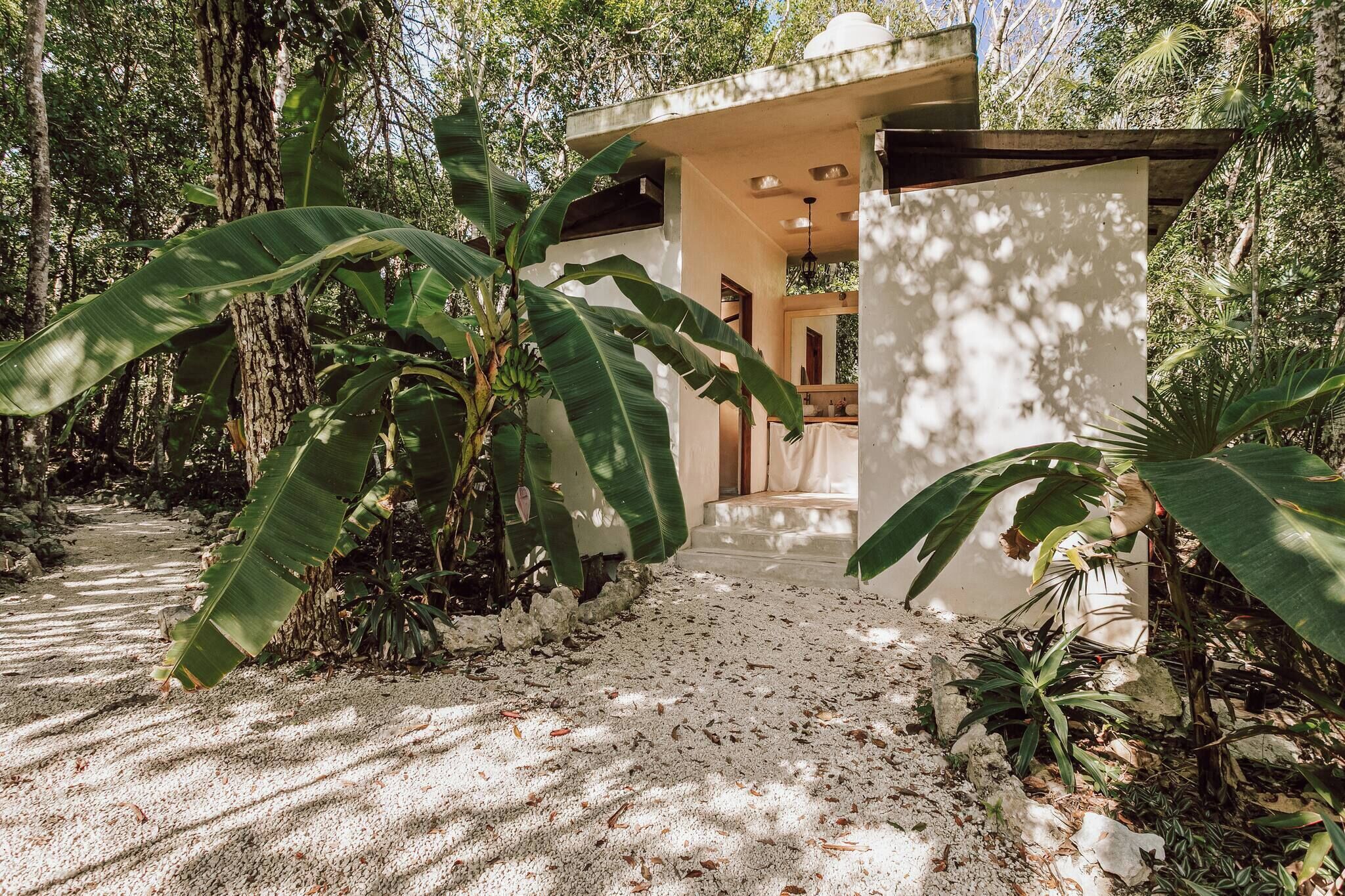 Dormitorio compartido, 1 habitación, vista al jardín | Áreas de la propiedad