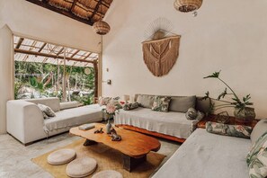 Books - Room-casa Arkaana Veranda One-suite (Tulum)