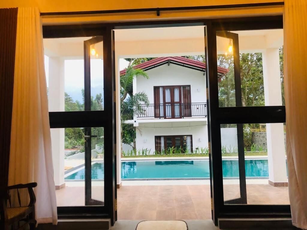 Deluxe Villa, Balcony, Pool View | Interior
