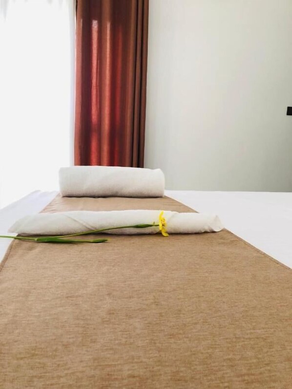 Deluxe Room, Patio, Garden View | Free WiFi - Finch Tangalle (Tangalle)