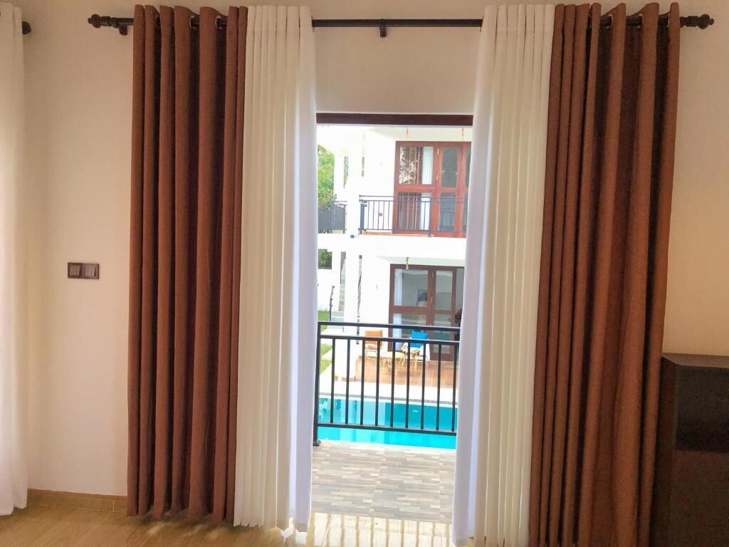 Deluxe Room, Balcony, Pool View | Interior