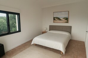 5 bedrooms, iron/ironing board, travel cot, free WiFi - Villa 10 pers-Issambres Sea View & Heated Pool (Roquebrune-sur-Argens)