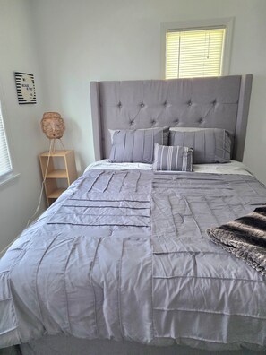 WiFi, bed sheets