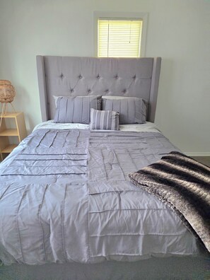 WiFi, bed sheets