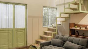 Basic Studio, City View | Living area