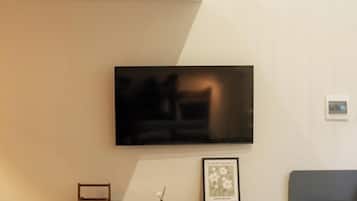 Basic Studio, City View | Interior