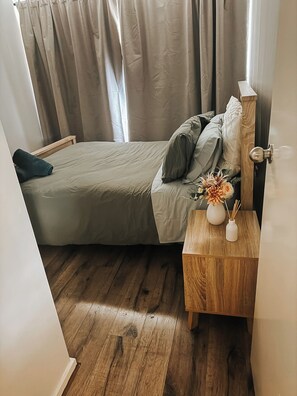 WiFi, bed sheets