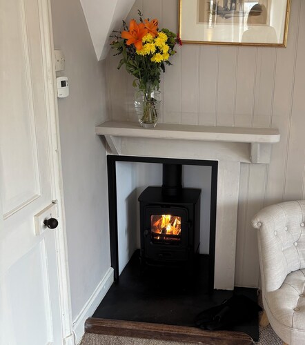 Cosy one bedroom flat in a country house.