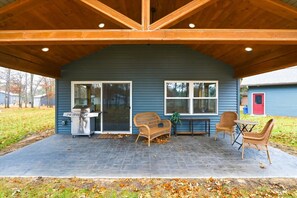 Terrace/patio - Cozy Home w/ Lake Camelot Access & EV Charger (Nekoosa)