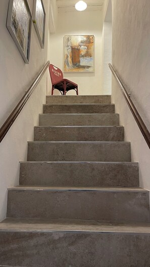 Interior - Casa arte alfieri has a small gallery with paintings by my wife Evelyne. (Castellina Marittima)
