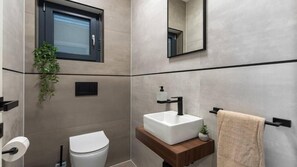 Villa, 6 Bedrooms, Private Pool | Bathroom