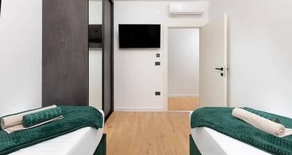 Lakeside Luxury Retreat in the Heart of Tushemisht