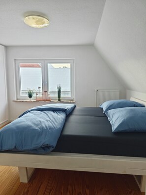 Fer et planche à repasser, Wi-Fi, literie fournie