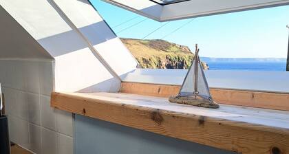 Popular Coastal Apartment with Sea Views Nolton Haven. Pet friendly.