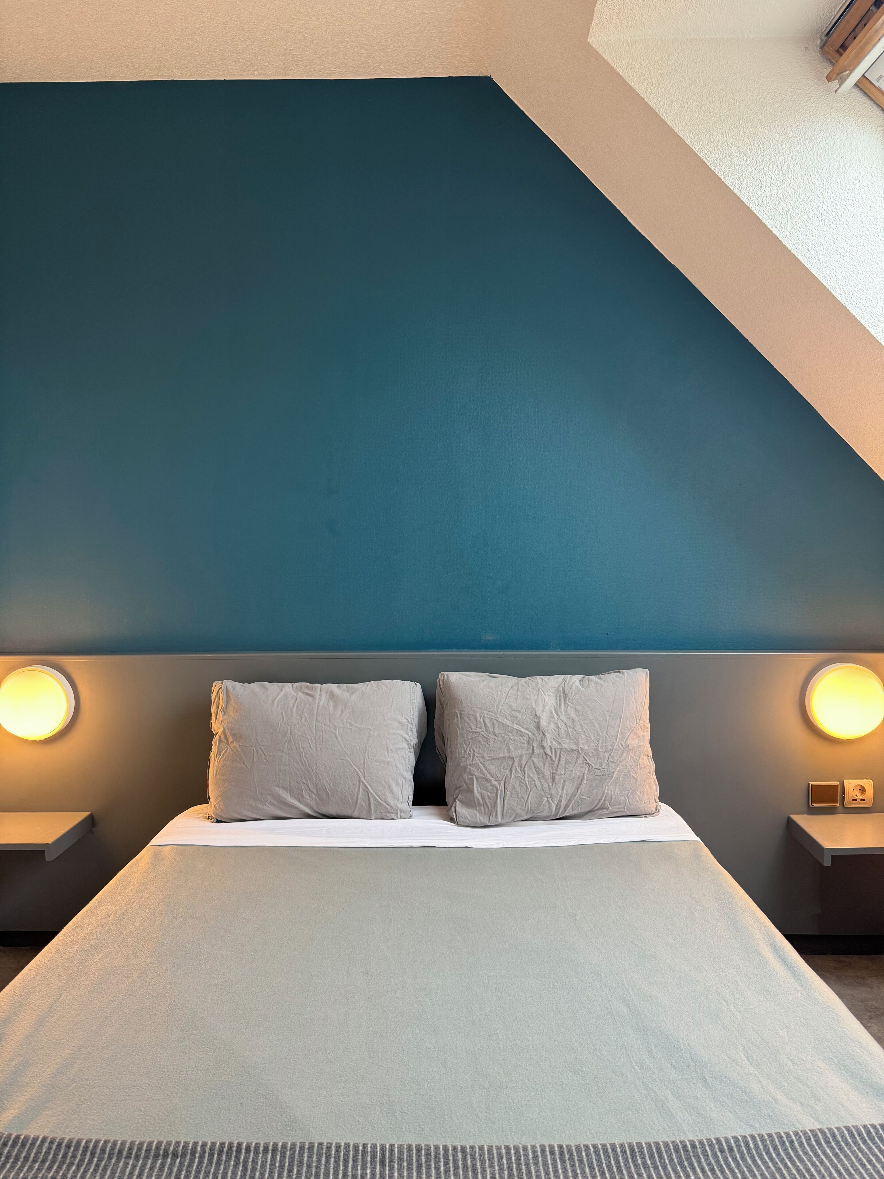 Tweepersoonskamer | Geluiddichte muren, gratis wifi, rolstoeltoegang