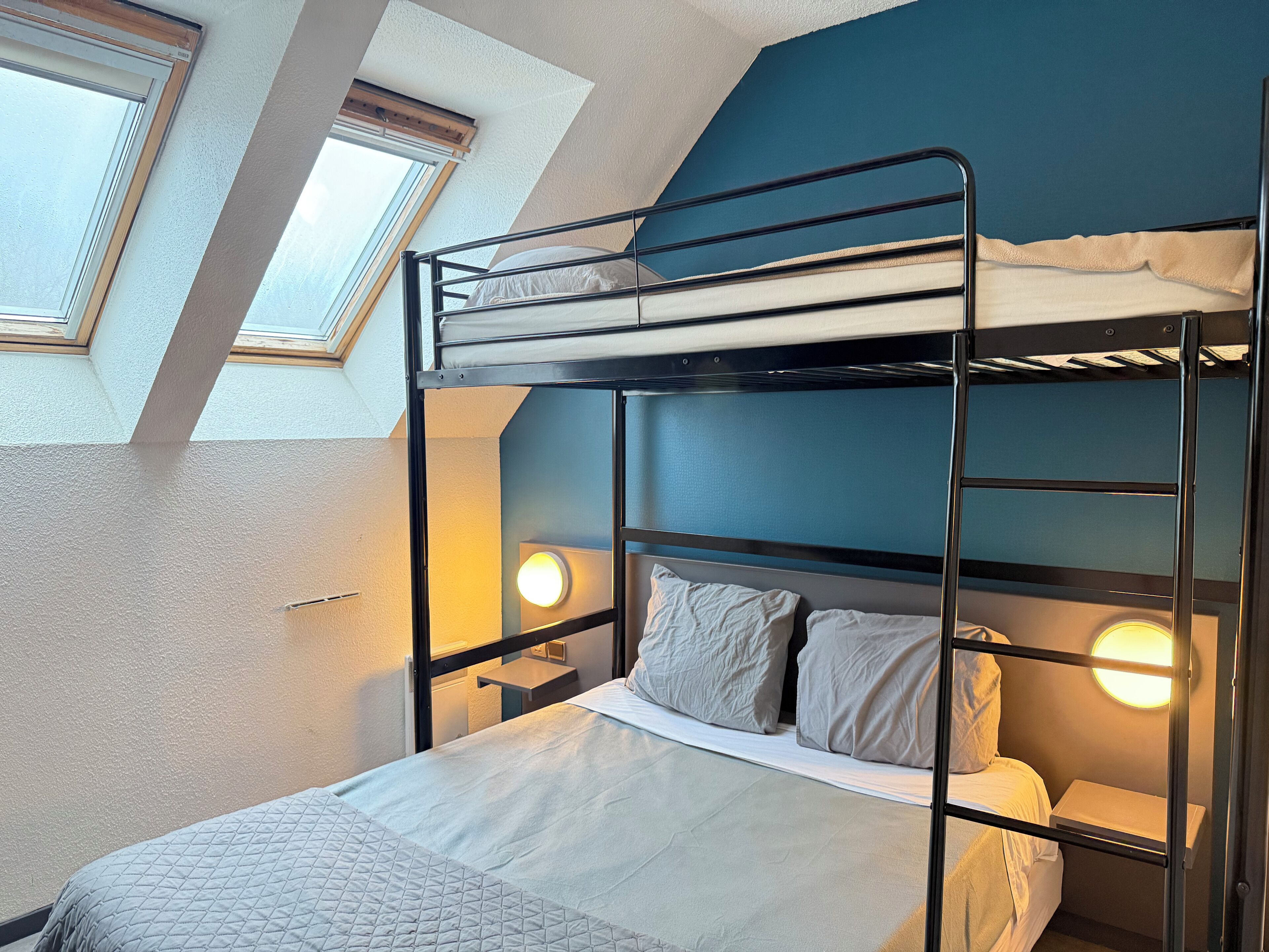 Habitación triple | Insonorización, wifi gratis y acceso para silla de ruedas 