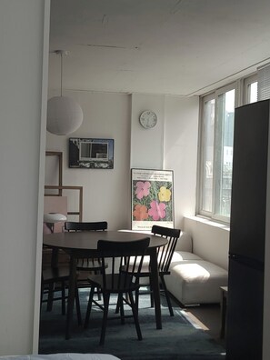 Dining - [Atelier Vert] 6-Min Walk to Seoul Station ,French-Style Cozy Stay (Seoul)