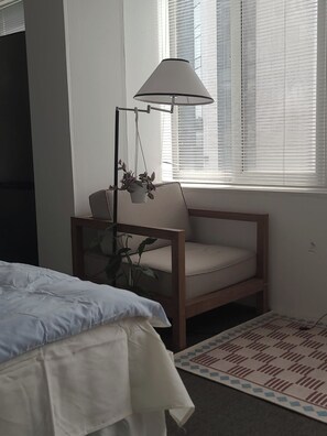 1 habitación, tabla de planchar con plancha y wifi 