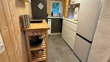 Réfrigérateur, plaque de cuisson, cafetiÚre/bouilloire