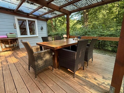 Waldhaus am See mit Wasserzugang