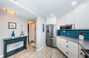 Fridge, microwave, oven, dishwasher - Bahia 'Life's Short, Vacation More' (St. Petersburg)