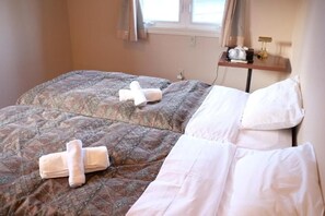 Double Room, Mountain View | Free WiFi - world curry house spice road (Matsukawa)