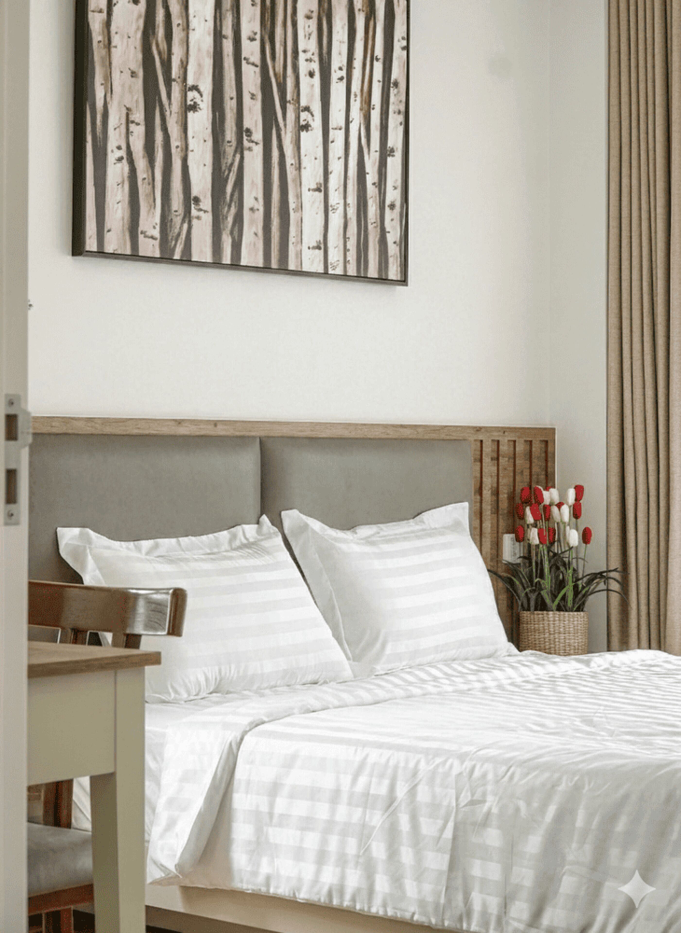 Escritorio y espacio para trabajar con laptop 