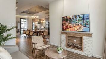 Deluxe Villa, Balcony, Courtyard View | Living area