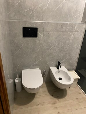 Hair dryer, towels, toilet paper - Loft in the Heart of Milan (Milano)