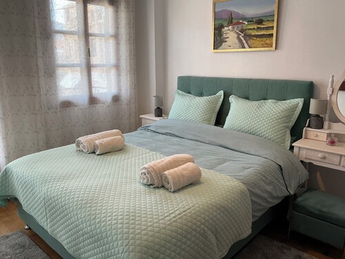 Spacious 3-Bedroom Historic Home inside the Byzantine Castle