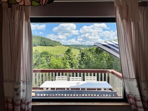 Outdoor dining - Forest house in the Ore Mountains (Augustusburg)