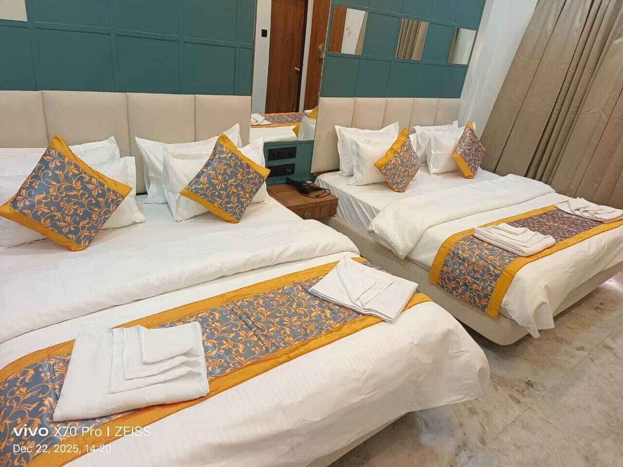 Family Room, City View