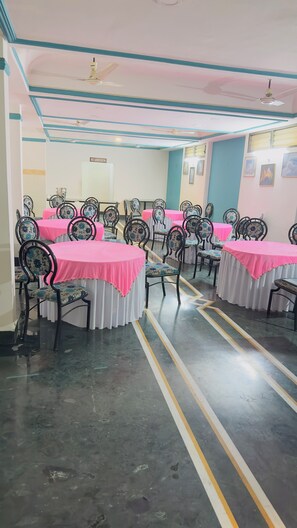 Restaurant - KDM Hotel Indore Palace (Rahata)