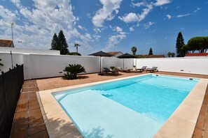 Outdoor pool - Private villa with pool in Chiclana (Chiclana de la Frontera)