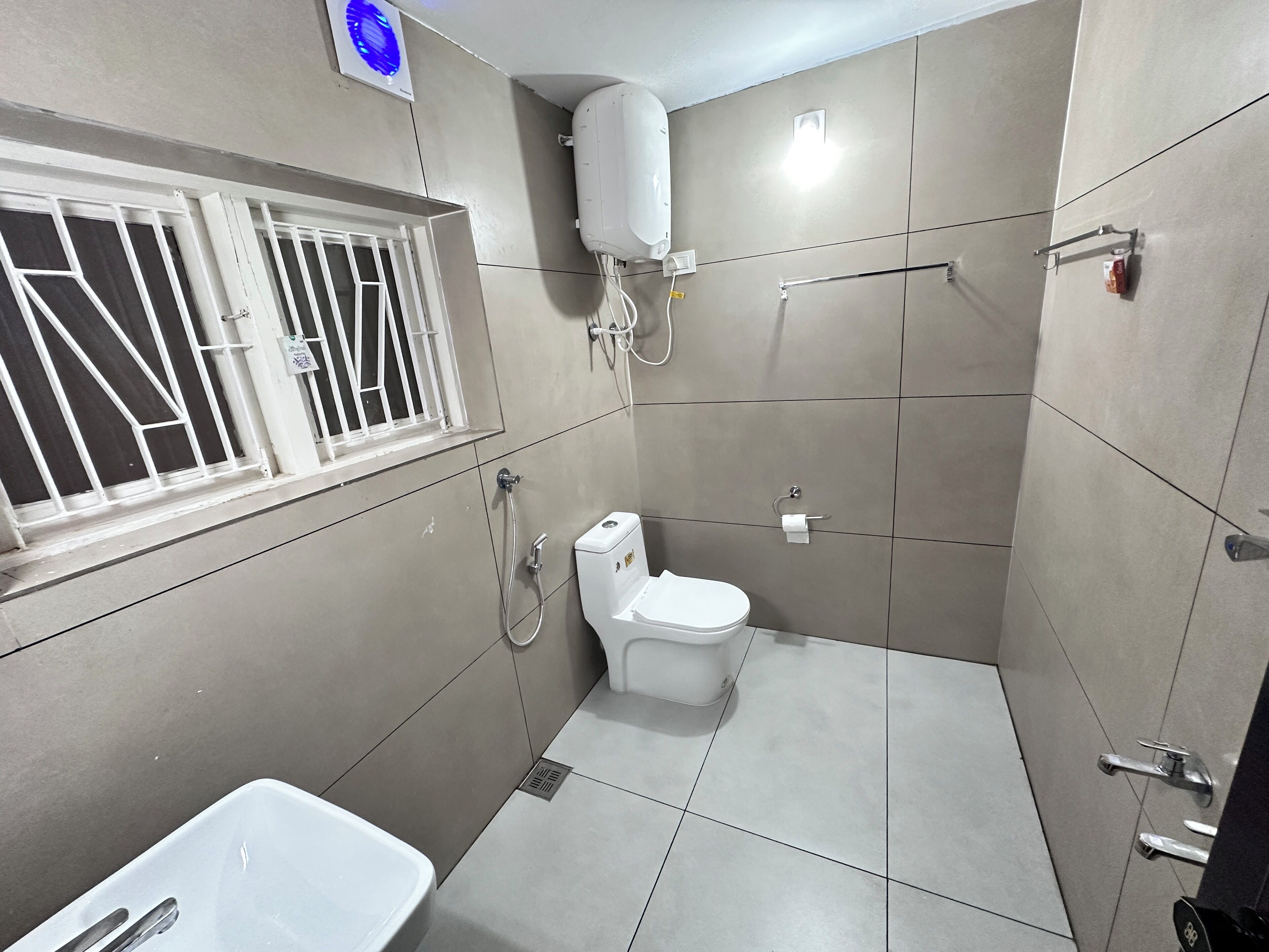 AYODHYA-103 Standard | Bathroom | Shower, soap, shampoo, toilet paper