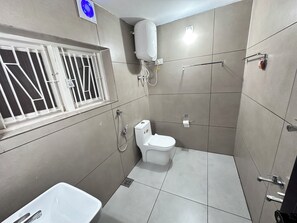 AYODHYA-103 Standard | Badezimmer