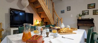 Guesthouse with pool and spa near Puy-en-Velay