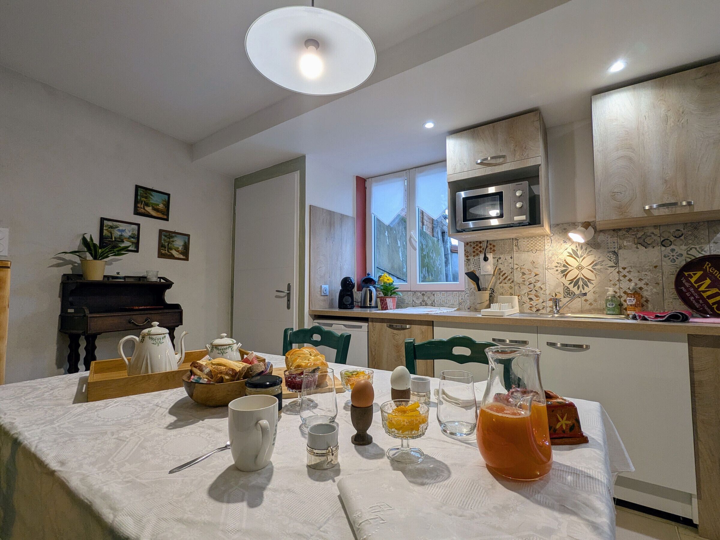 Microwave, dishwasher