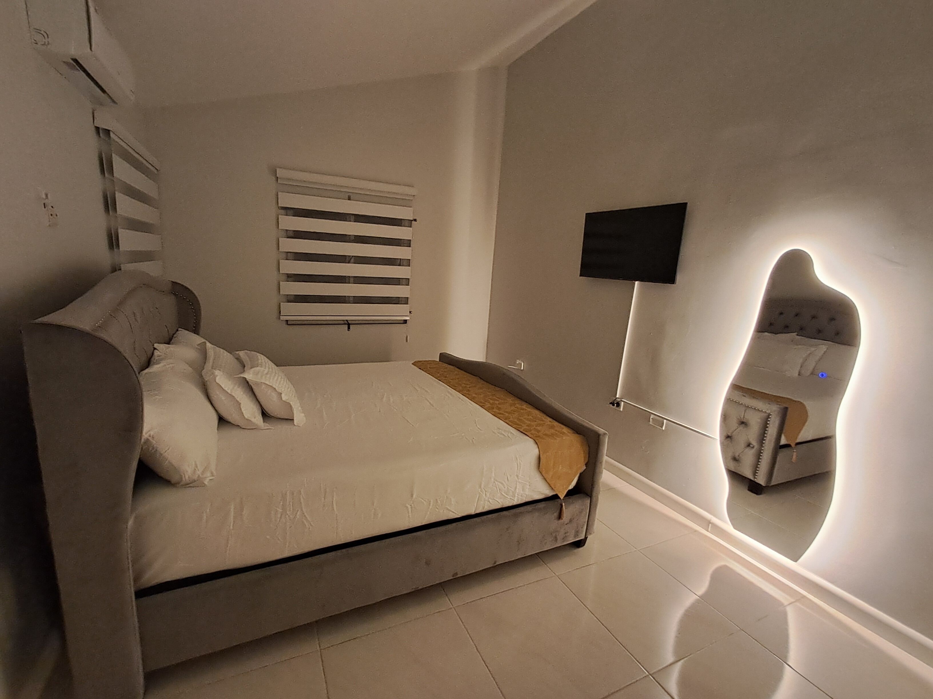 2 室のベッドルーム、アイロン / アイロン台、WiFi、ベッドシーツ