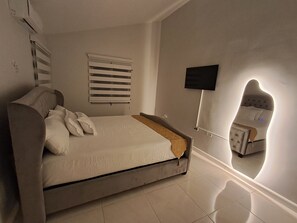 2 habitaciones, tabla de planchar con plancha, wifi y ropa de cama 