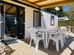 Outdoor dining - Mobile home with terrace for 6 people in Dolus-d'Oléron (Dolus-d'Oléron)