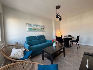 TV - Bright T3 apartment in the heart of Royan, 500m from the beach (Royan)