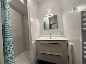 Hair dryer - Bright T3 apartment in the heart of Royan, 500m from the beach (Royan)