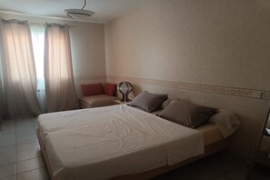 3 多间卧室、熨斗/熨衣板、WiFi、床单