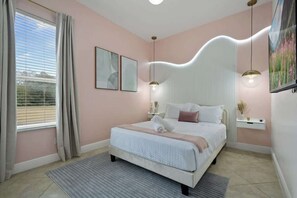 4 bedrooms, iron/ironing board, travel cot, WiFi - Luxury 4BR Villa Golf View /Theater/Huge Pool&Spa (Davenport)